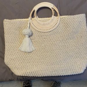 Sophisticated beach bag tote